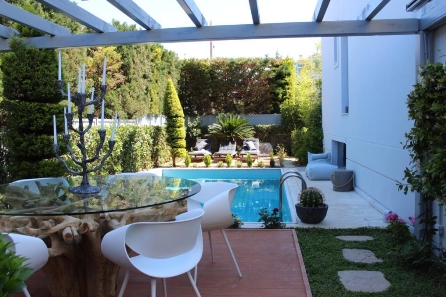 (For Sale) Residential Detached house || Athens South/Glyfada - 270 Sq.m, 5 Bedrooms, 2.000.000€ 