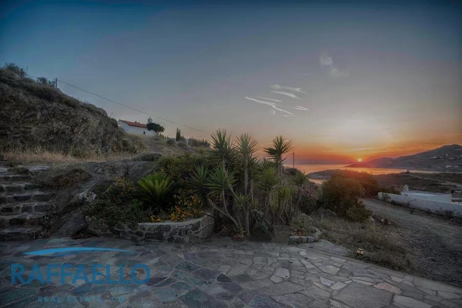 (Προς Ενοικίαση) Κατοικία Διαμέρισμα || Κυκλάδες/Σύρος-Ποσειδωνία - 130 τ.μ, 3 Υ/Δ, 4.000€ 