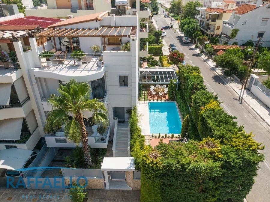 (For Sale) Residential Detached house || Athens South/Glyfada - 270 Sq.m, 5 Bedrooms, 2.000.000€ 