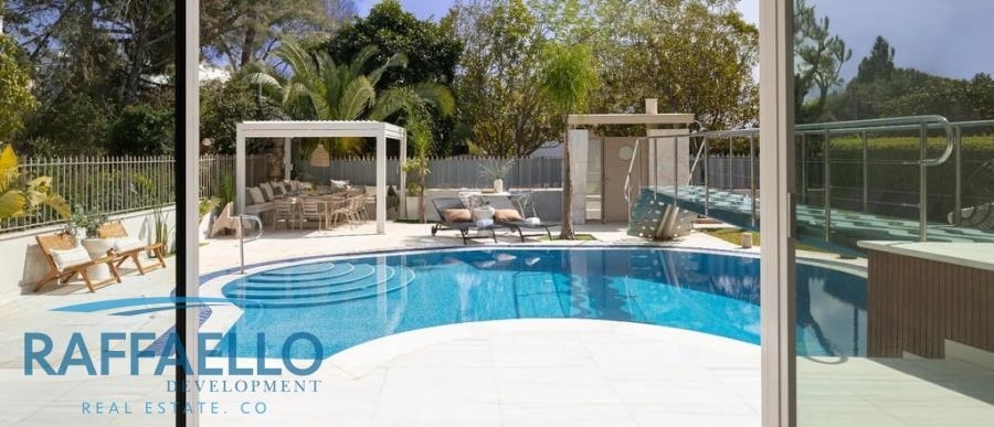 (For Rent) Residential Villa || Athens South/Glyfada - 650 Sq.m, 6 Bedrooms, 18.000€ 